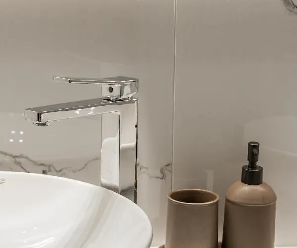 Harmony Sea View Apartman *
